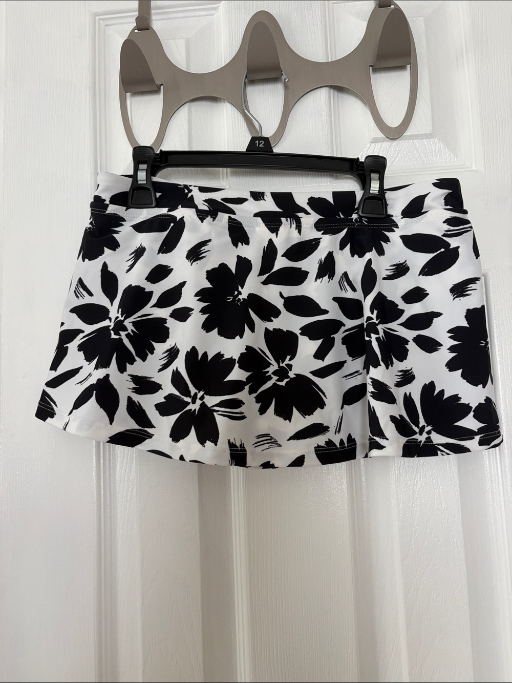 Island Escape Black and White Floral Swim Skirt